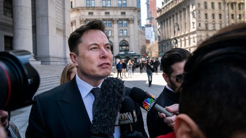 Ex-Twitter Employees Begin Lawyering Up To Face Elon Musk