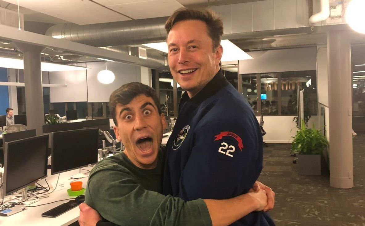 Elon Musk Finally Hugs Super-Fan YouTuber Who Camped Outside Twitter HQ For Months